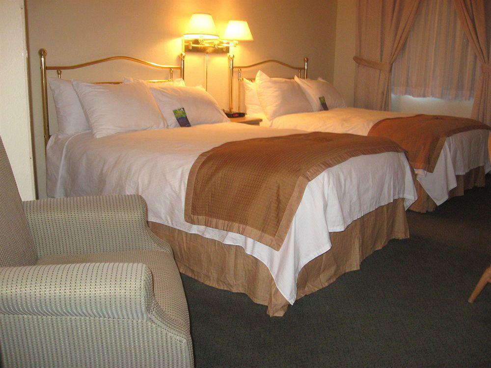 Holiday Inn Express Hotel & Suites Uptown Fredericton By Ihg Eksteriør bilde