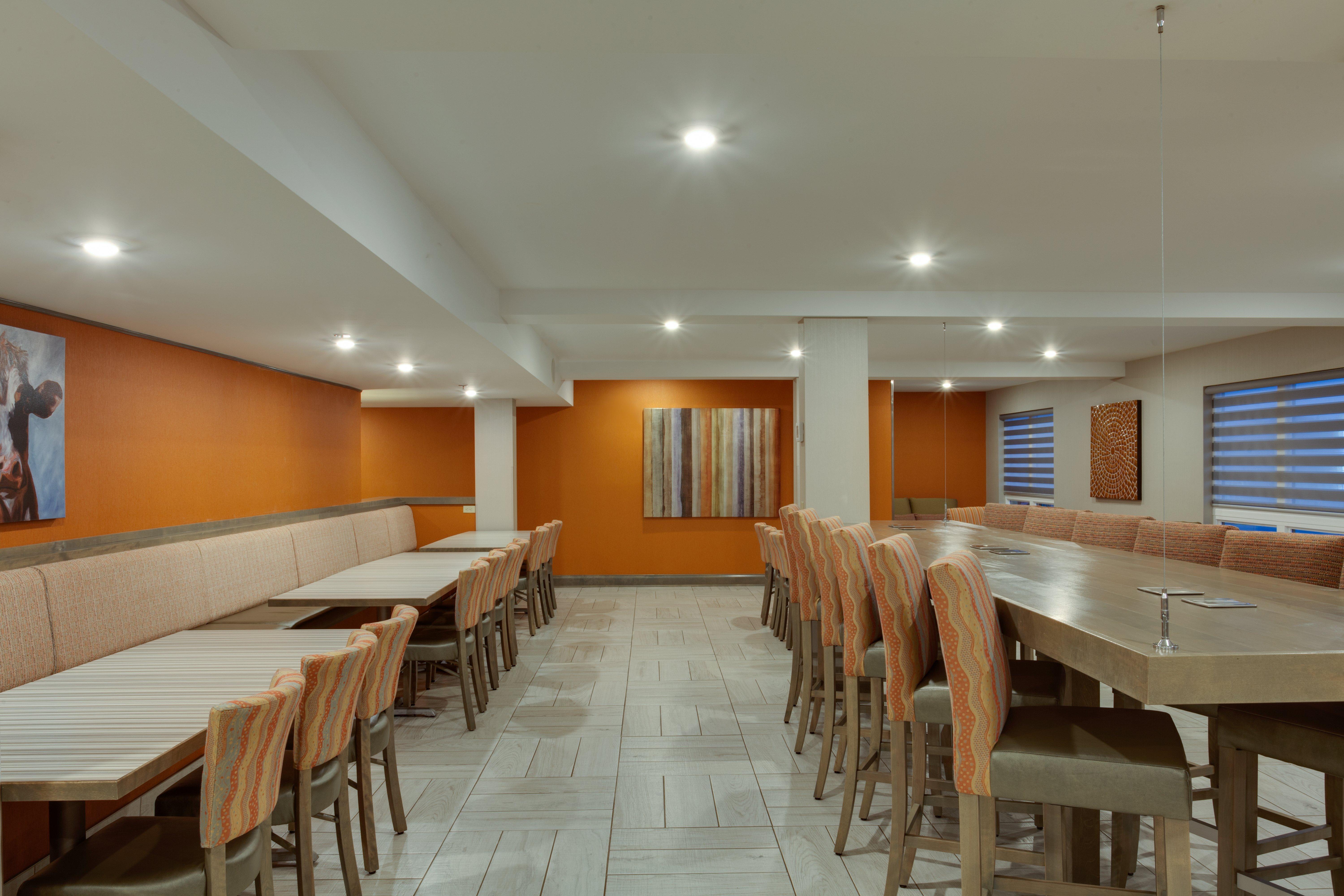 Holiday Inn Express Hotel & Suites Uptown Fredericton By Ihg Eksteriør bilde