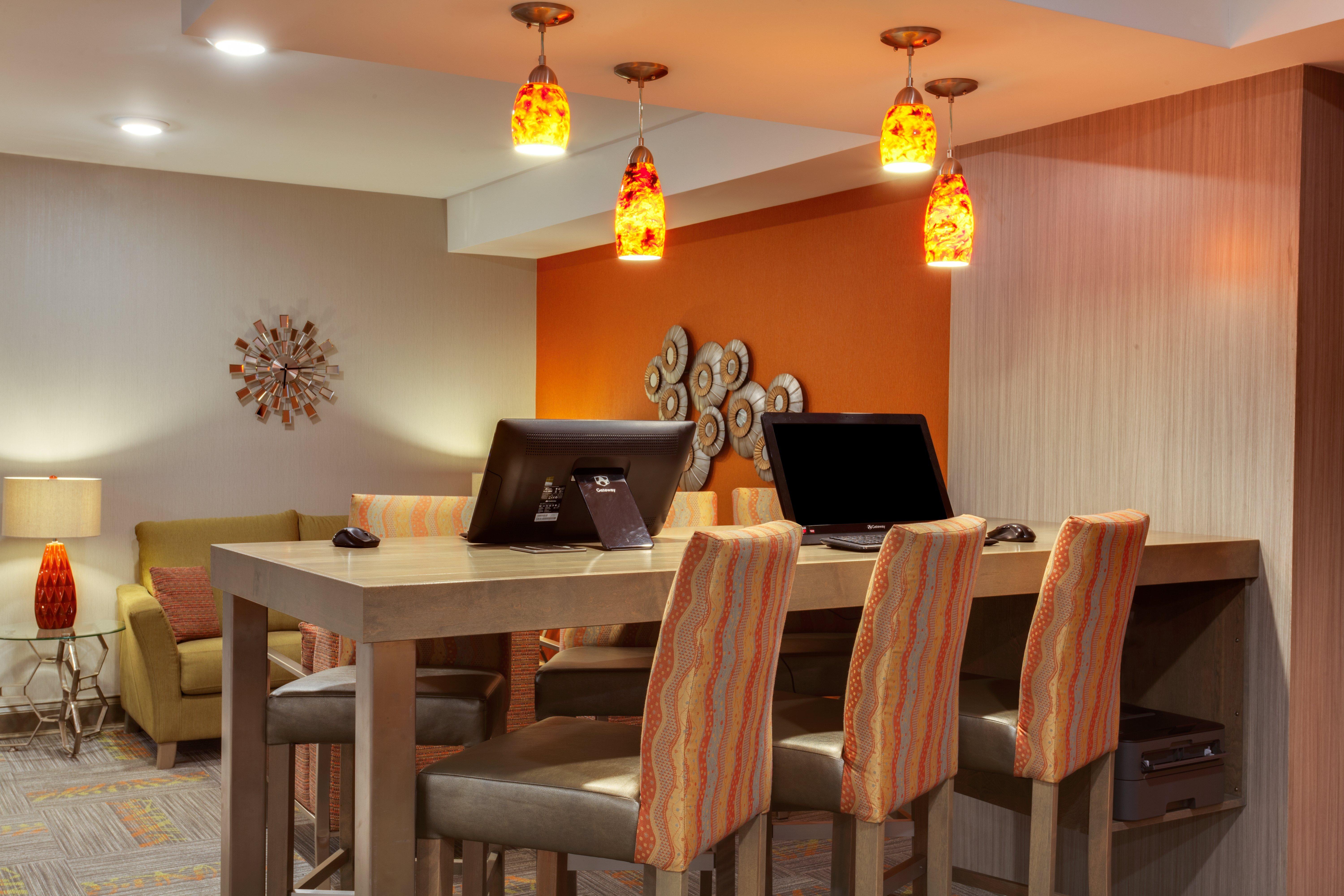 Holiday Inn Express Hotel & Suites Uptown Fredericton By Ihg Eksteriør bilde