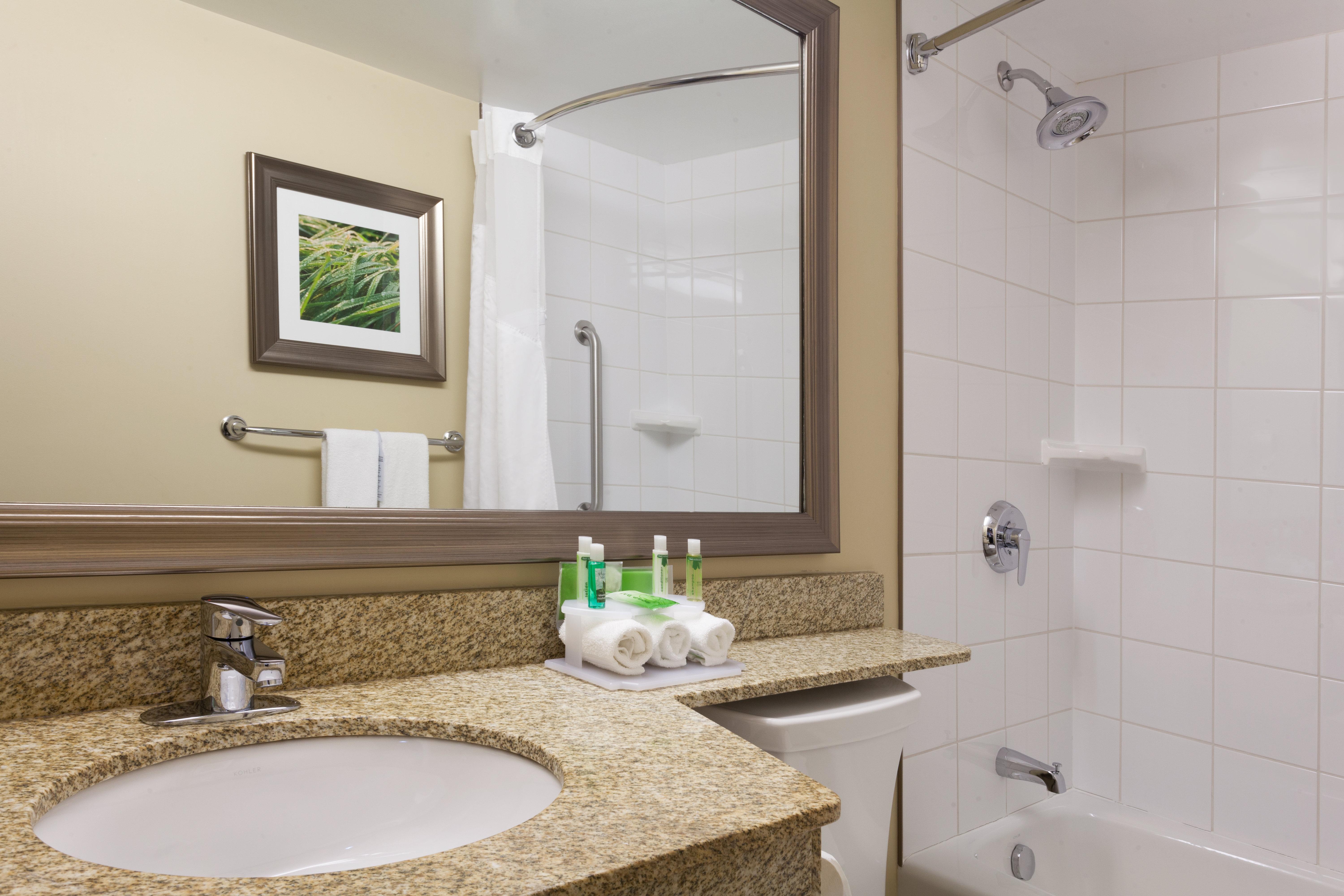 Holiday Inn Express Hotel & Suites Uptown Fredericton By Ihg Eksteriør bilde